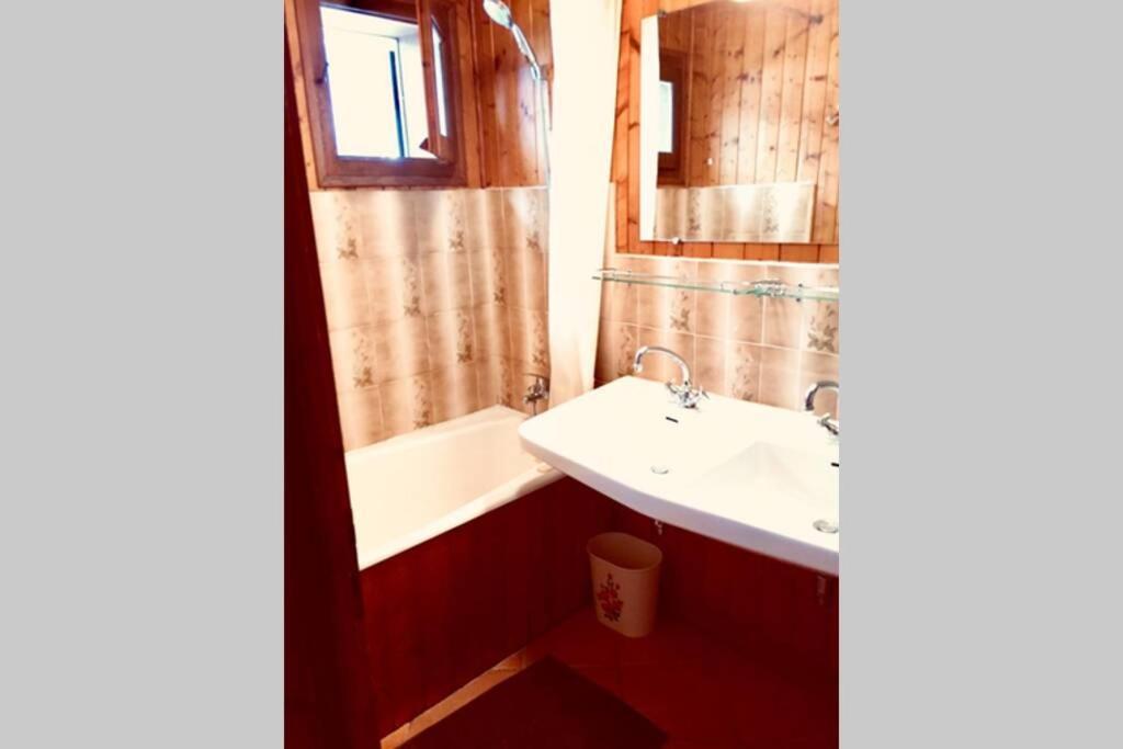 Charmant Appartement Dans Chalet 레 카로즈 다라세 외부 사진