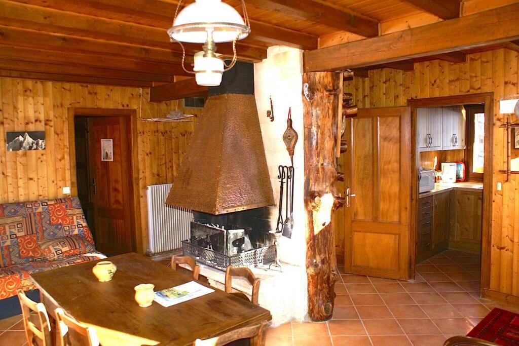 Charmant Appartement Dans Chalet 레 카로즈 다라세 외부 사진